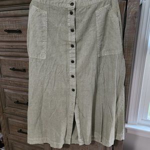 Greenish skirt!